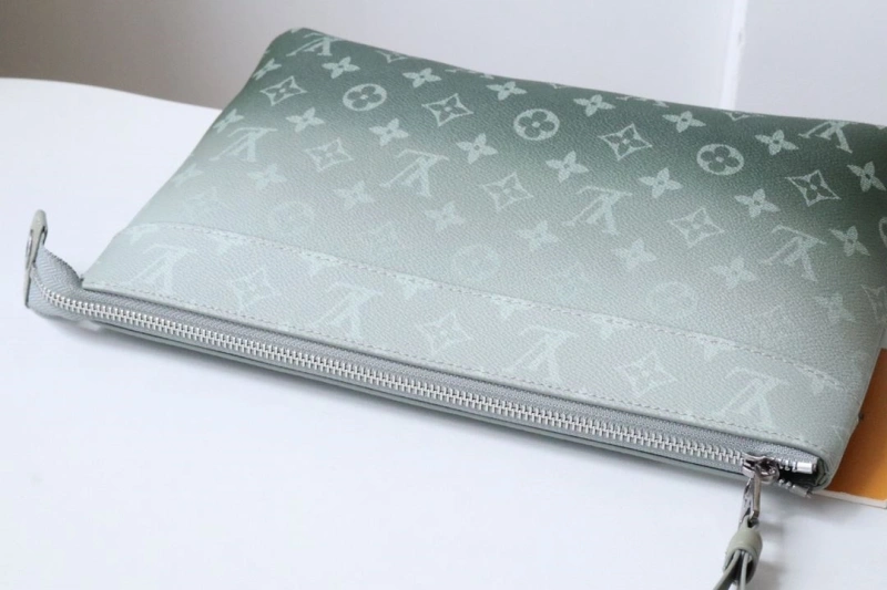 LV Clutch Bags 4178A-0092