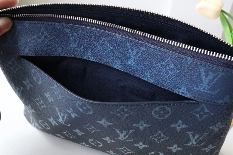 LV Clutch Bags 4178A-0093