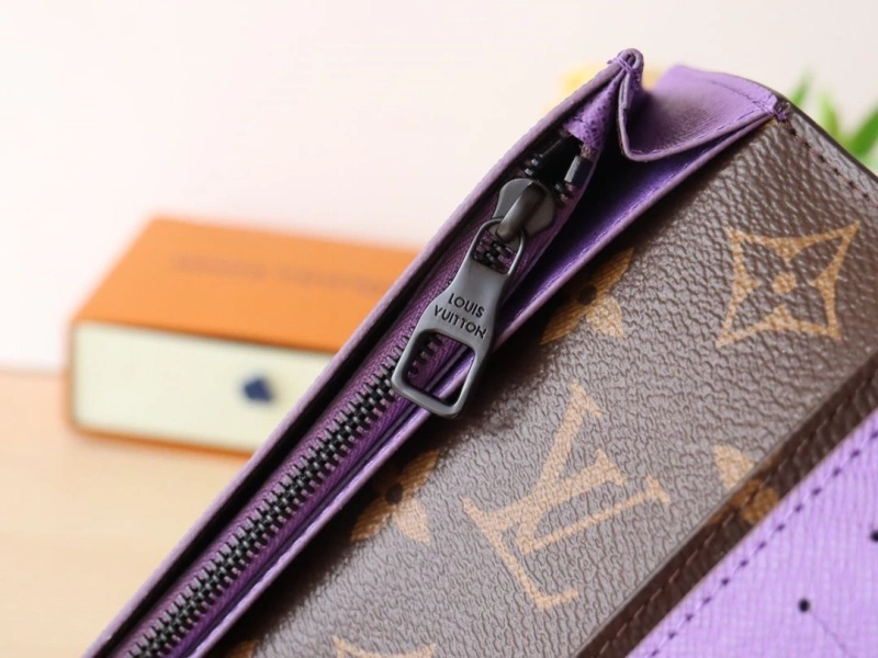 LV Wallets 4178A-0191