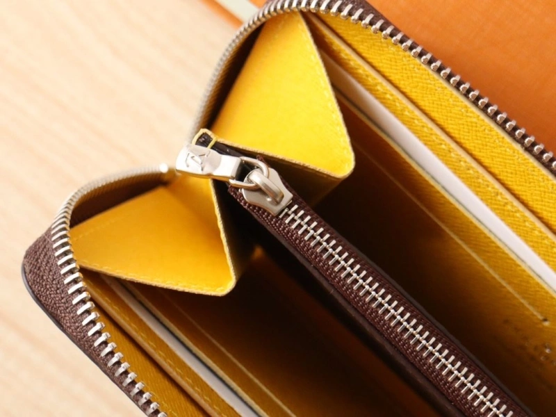 LV Wallets 4178A-0213