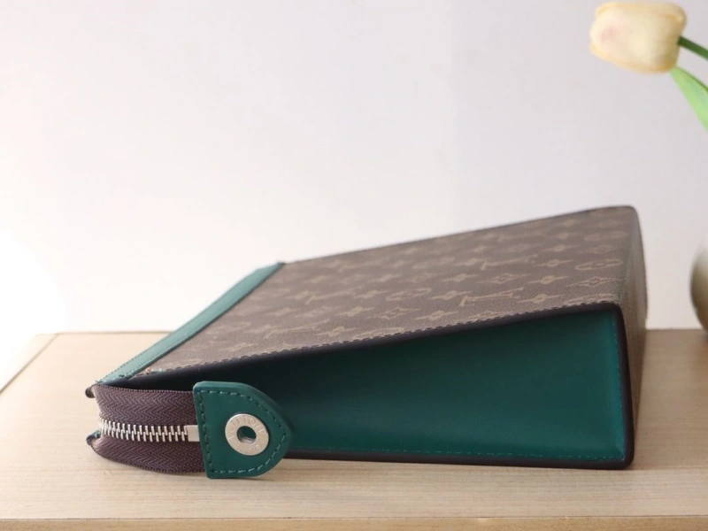 LV Clutch Bags 4178A-0235