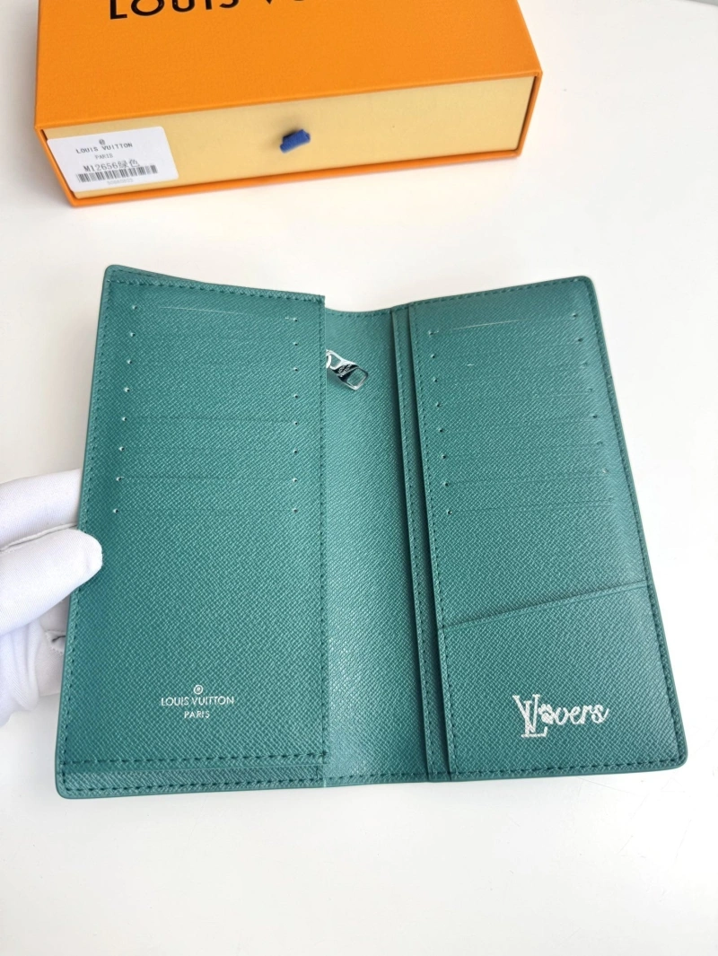 LV Wallets 4178A-0245