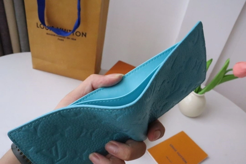 LV Wallets 4178A-0255