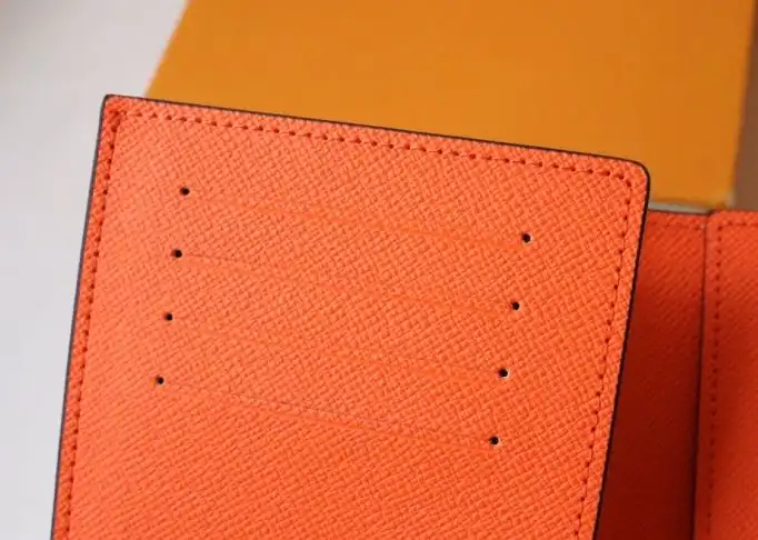 LV Wallets 4178D-0010