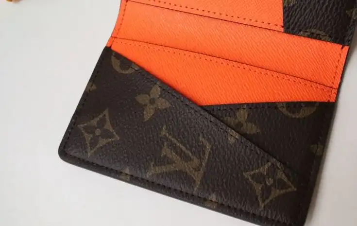LV Wallets 4178D-0012