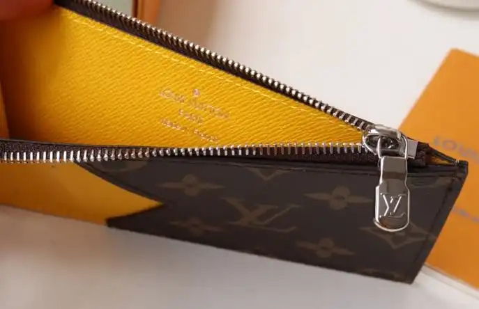 LV Wallets 4178D-0047