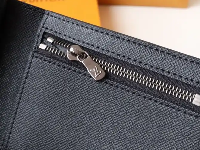 LV Wallets 4178D-0071