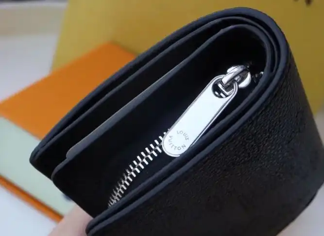 LV Wallets 4178D-0089