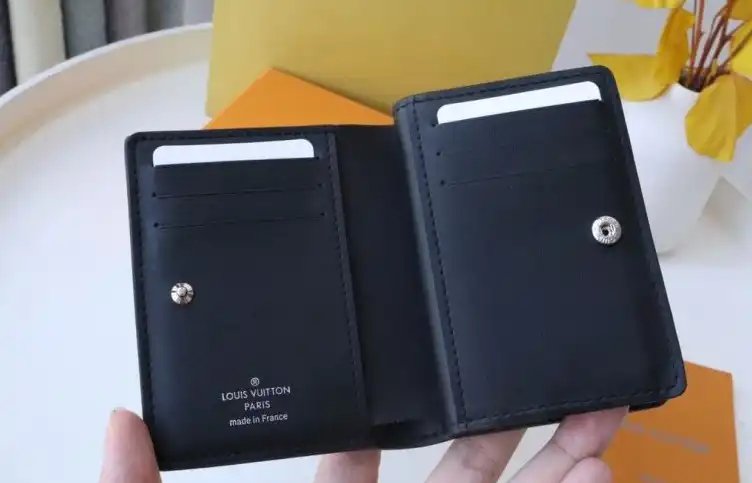 LV Wallets 4178D-0089