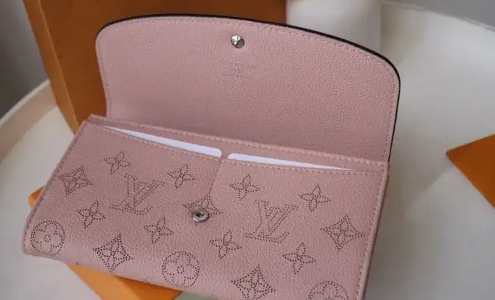 LV Wallets 4178D-0095