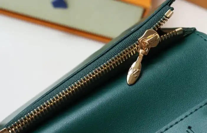 LV Wallets 4178F-0058