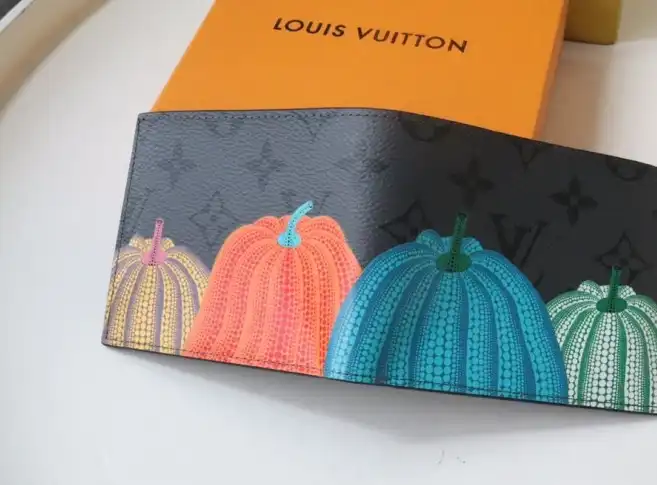 LV Wallets 4178F-0102