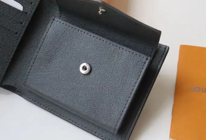 LV Wallets 4178F-0102