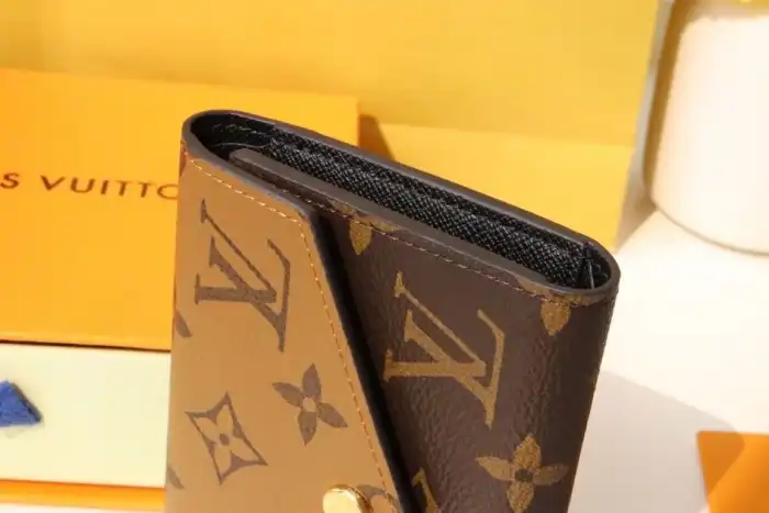 LV Wallets 4178F-0125
