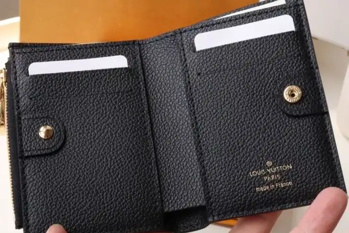 LV Wallets 4178G-0033