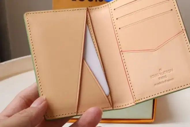 LV Wallets 4178G-0079