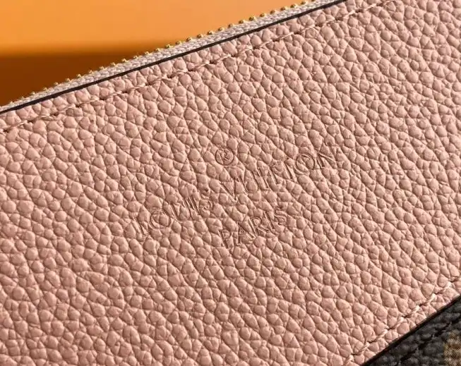 LV Clutch Bags 4178G-0111