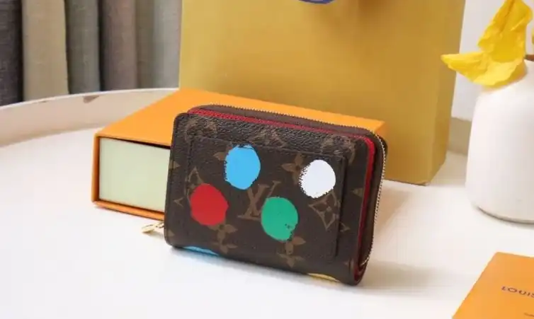 LV Wallets 4178G-0179