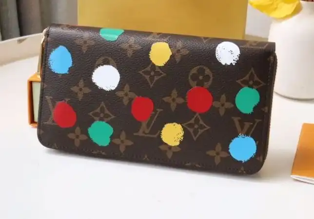 LV Wallets 4178G-0180