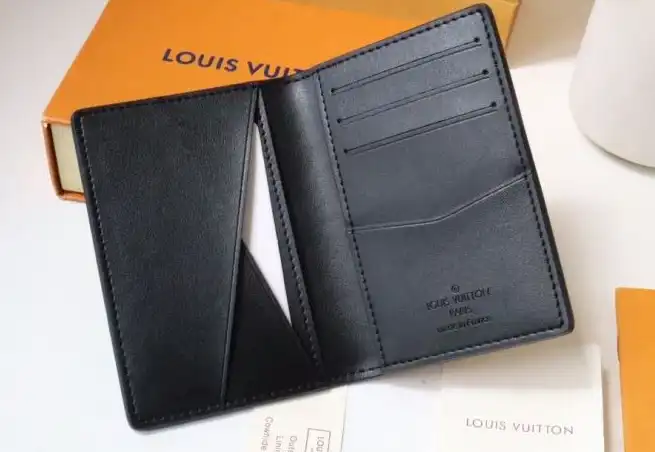 LV Wallets 4178G-0193