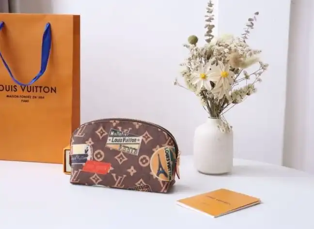LV Wallets 4178G-0225