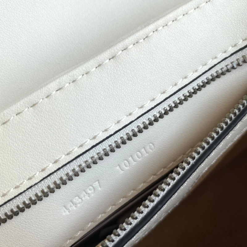 Gvc*1 satchel bags 4189a-0034