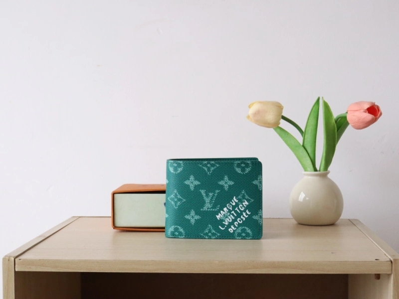 LV Wallets 4192A-0020