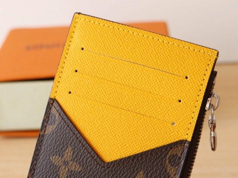 LV Wallets 4192A-0035