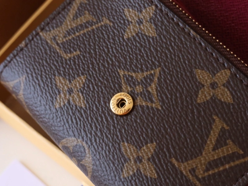 LV Wallets 4192A-0096