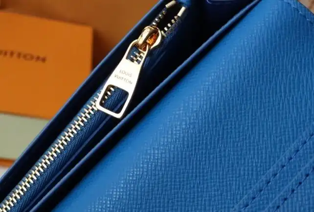 LV Wallets 4192D-0005