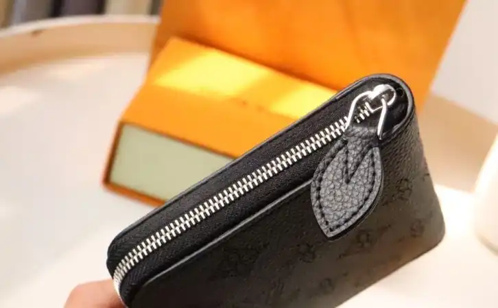 LV Wallets 4192D-0019