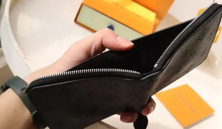 LV Wallets 4192D-0019