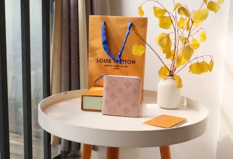 LV Wallets 4192D-0021