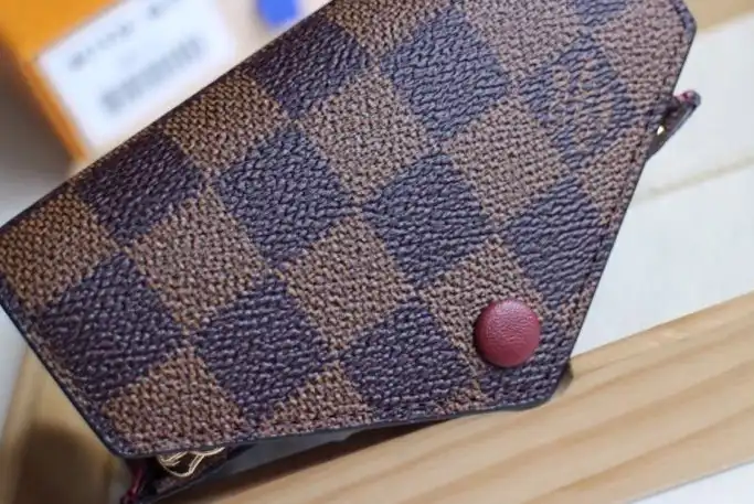 LV Wallets 4192D-0097