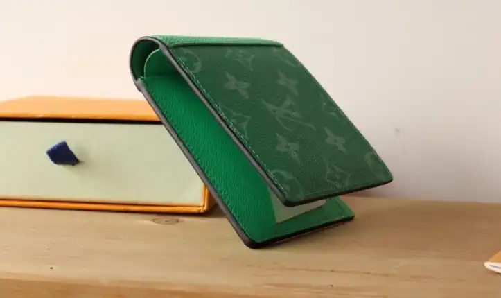 LV Wallets 4192D-0118