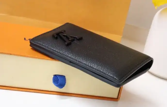 LV Wallets 4192F-0033