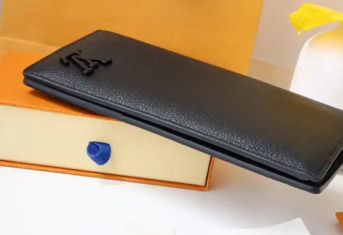 LV Wallets 4192F-0035