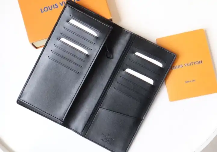 LV Wallets 4192F-0035