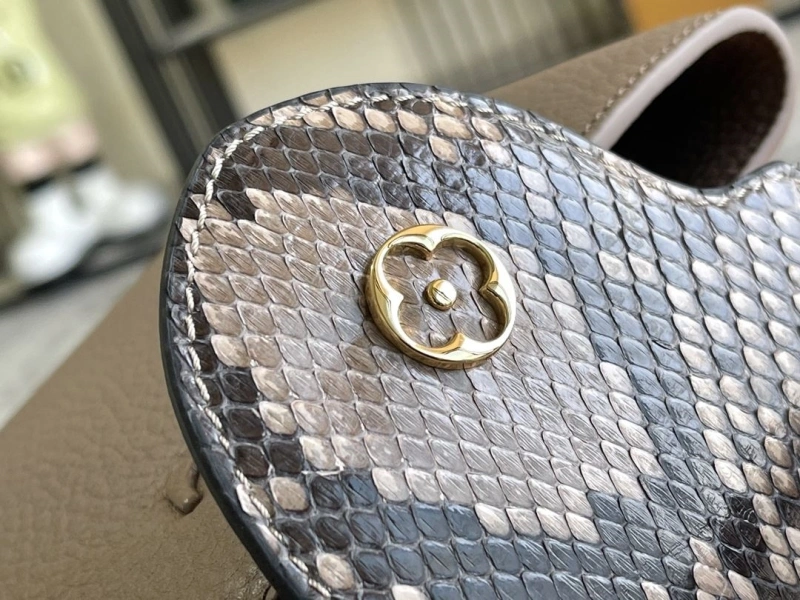 LV Capucines Bags 4194A-0259
