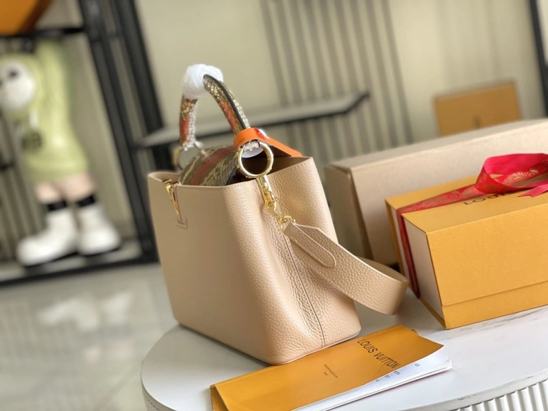 LV Capucines Bags 4194A-0268