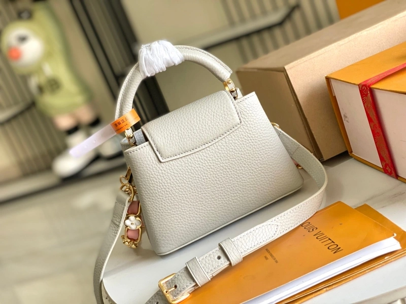 LV Capucines Bags 4194A-0320