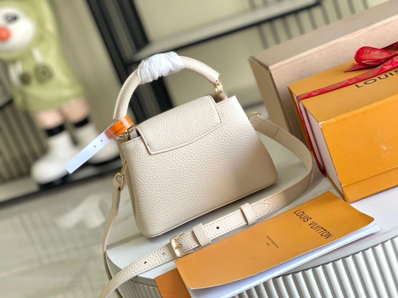 LV Capucines Bags 4194A-0322
