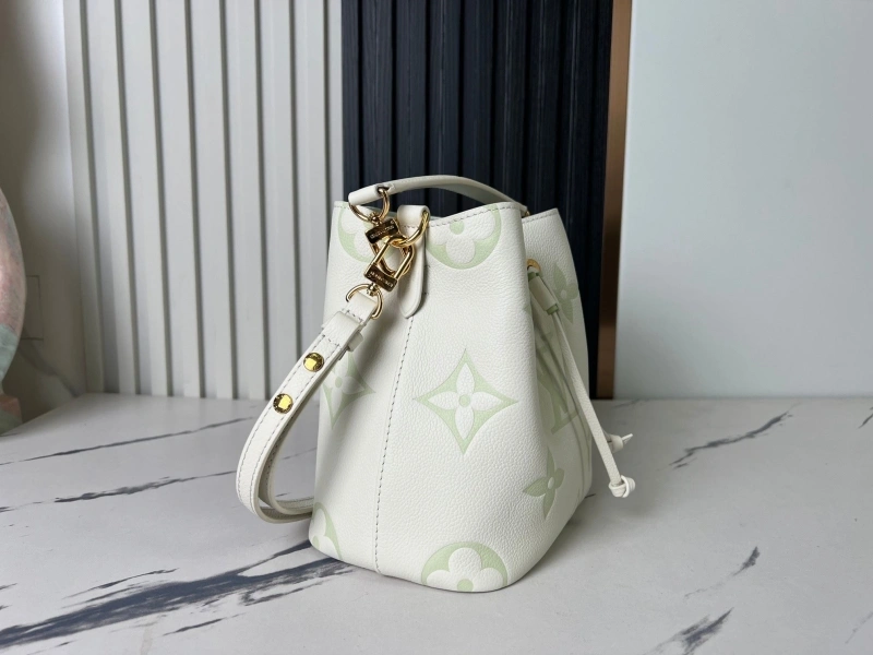 LV Bucket Bags 4194A-0631