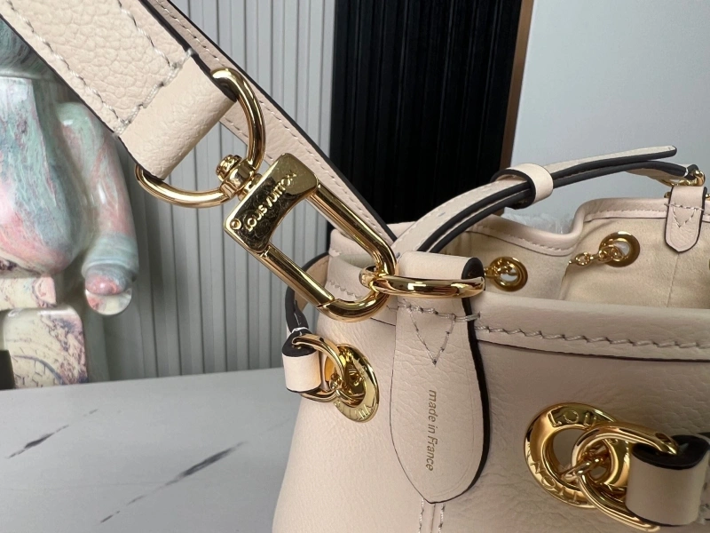 LV Shopping Bags 4194A-0929