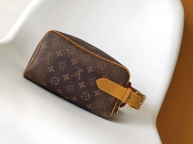 LV Cosmetic Bags 4194A-1113