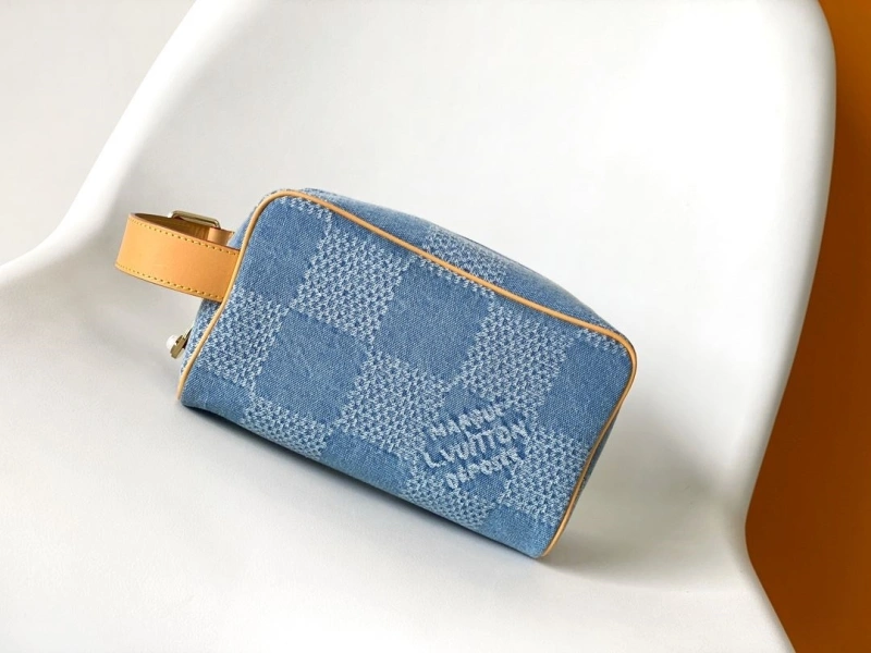 LV Cosmetic Bags 4194A-1138