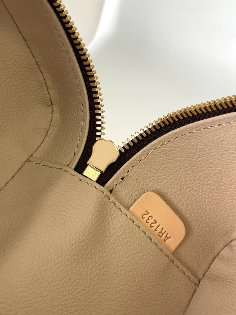 LV Cosmetic Bags 4194A-1421