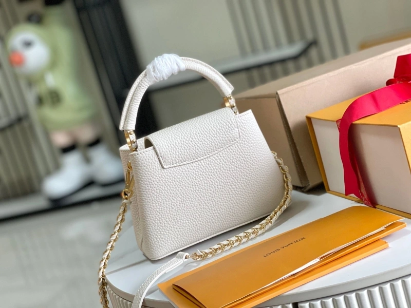 LV Capucines Bags 4194B-0057