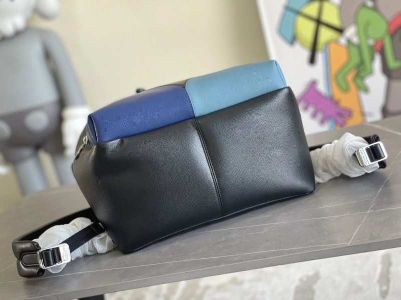 LV Backpacks 4194B-0068