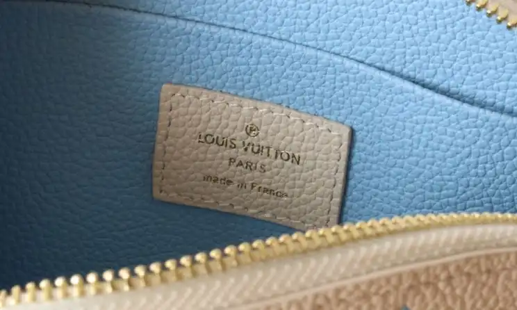 LV Clutch Bags 4206A-0092
